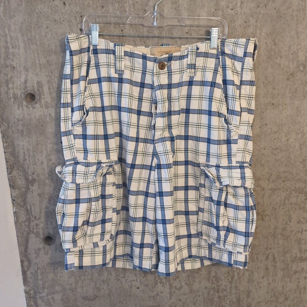 Hollister Mens 33 (measures 37x10) White Blue Plaid Cargo Shorts Button Fly